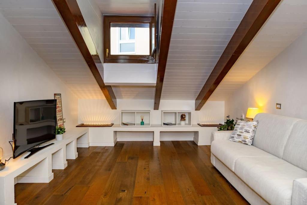 Canonica Attic Apartment มิลาน ภายนอก รูปภาพ